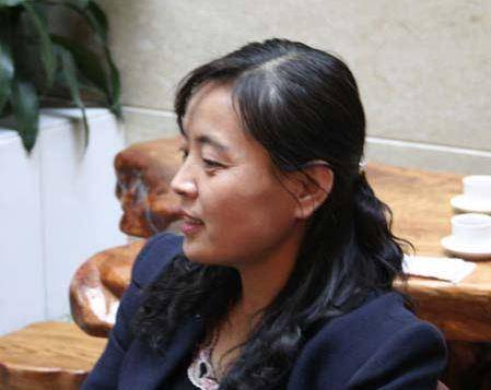 印在1980版贰角人民币上的两位少数民族女孩，她们后来怎么样了？