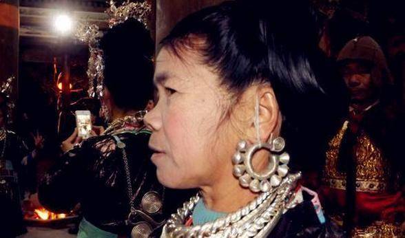 她是寨里“一枝花”，16岁被印上人民币，她们如今过得怎么样