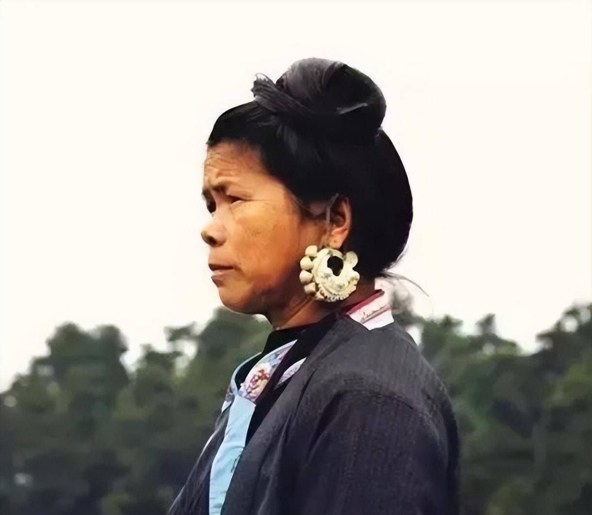 原创侗族少女石奶引：因长相漂亮被印在1元人民币上，后来过得怎么样