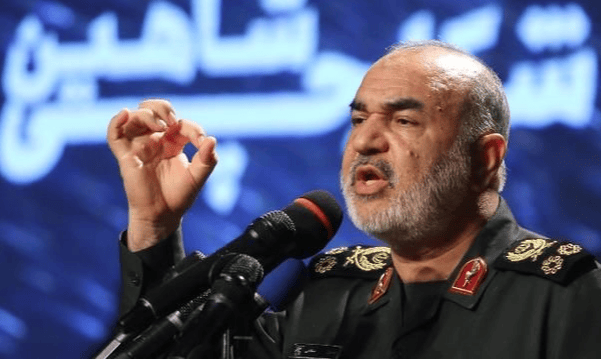 重磅！战斗深夜打响！伊朗下令开战，1000枚弹道导弹蓄势待发！