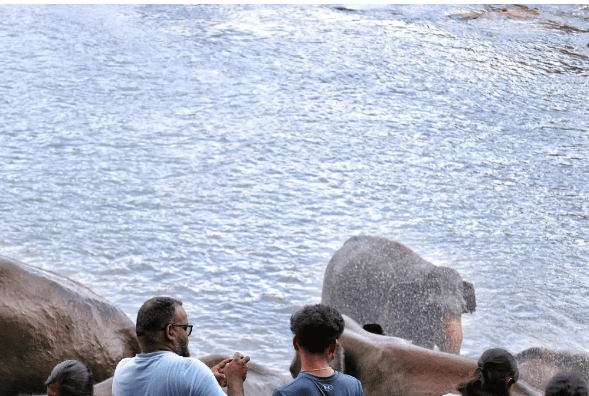 三大消息：中国突遭晴天霹雳！外交部发声哀悼；美使馆发出重磅消息