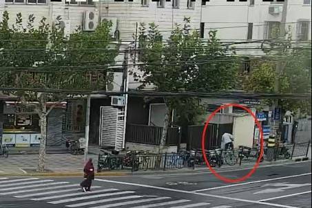 男子错把苏州河当成黄浦江，为看江边美景盗窃自行车被抓