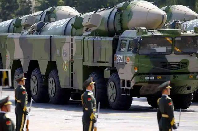 解放军军车开到了埃及？白宫气得想骂人：中国太不像话了