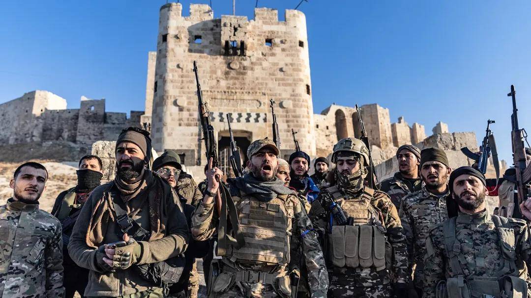 突发！叙利亚第二大城市阿勒颇沦陷：恐怖分子到处“打卡拍照”！