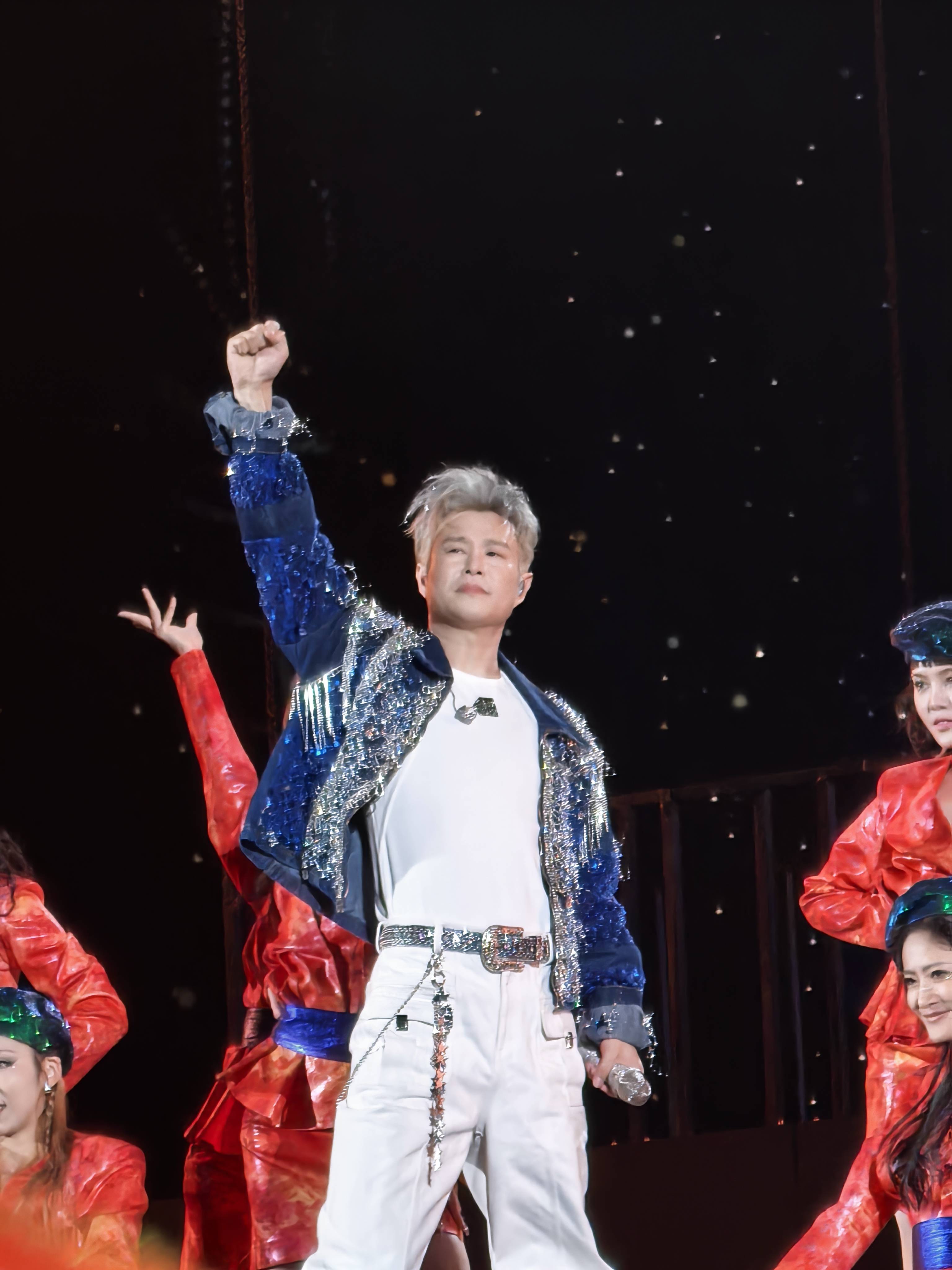 沉淀15年，小沈阳郑州吐心声：跟随内心走下去