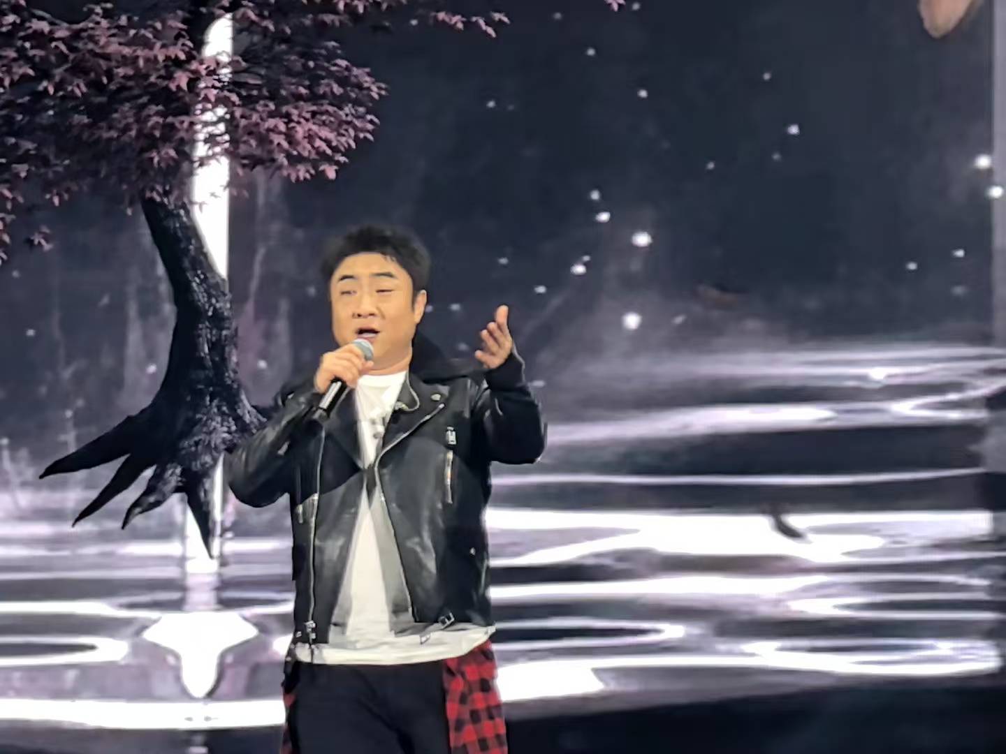 沉淀15年，小沈阳郑州吐心声：跟随内心走下去