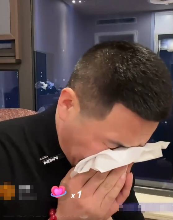 “小兵张嘎”谢孟伟后悔直播带货卖酒！哭着请求大家能原谅他