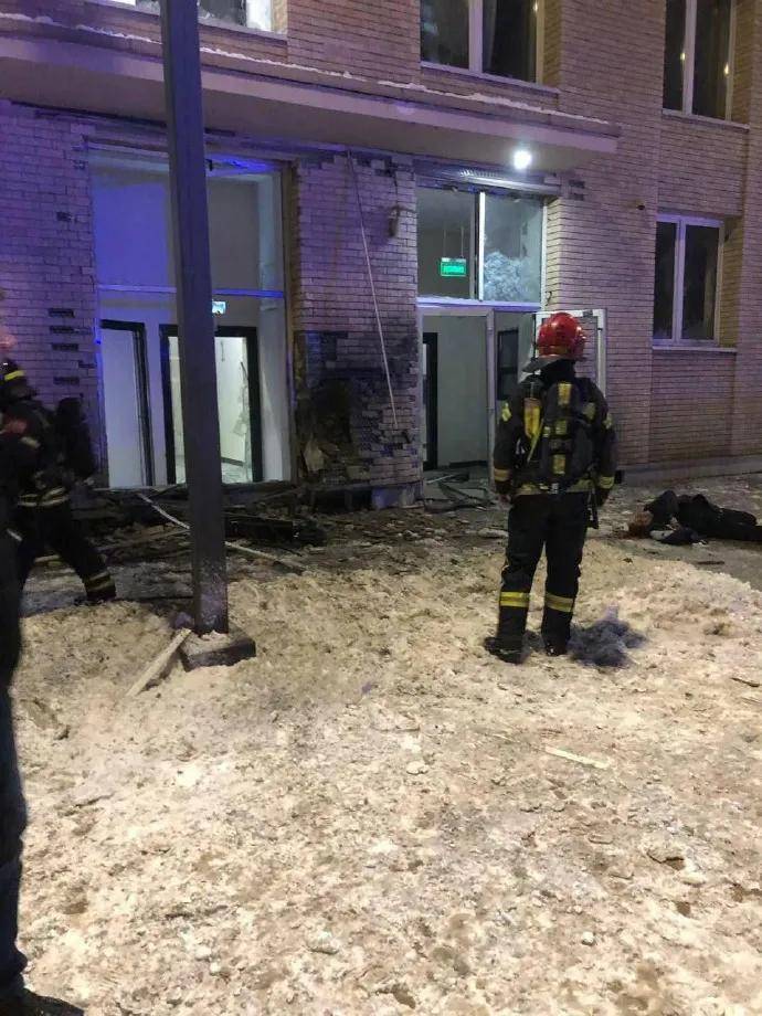 俄军三防部队司令在莫斯科街头遭暗杀，运送炸药的是“小电驴”？