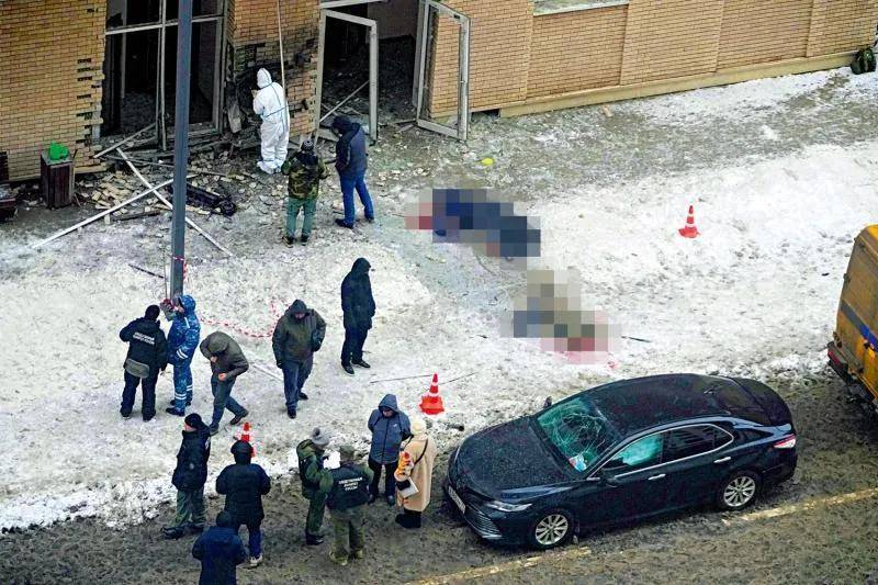 俄军三防部队司令在莫斯科街头遭暗杀，运送炸药的是“小电驴”？