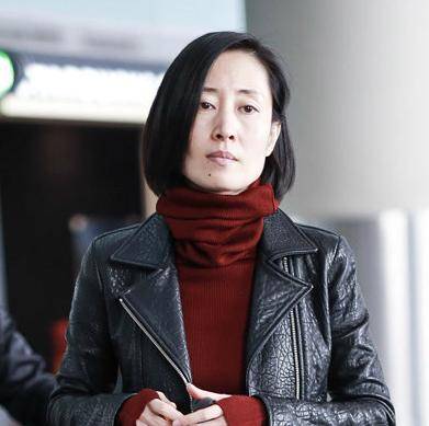 47岁刘敏涛提出离婚，丈夫哈哈大笑，直言离开我，你连饭都吃不上