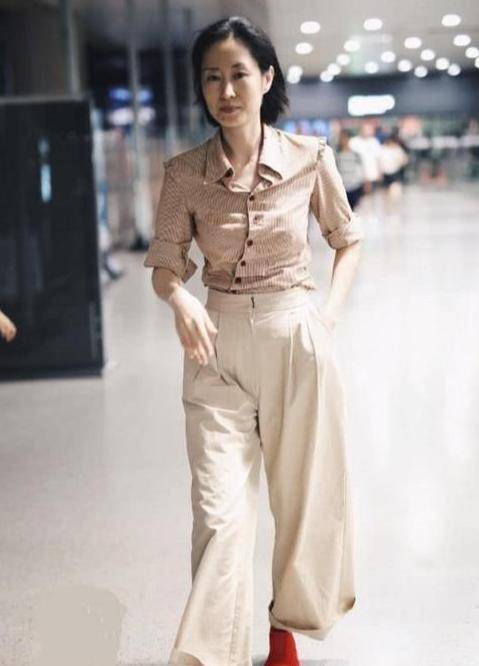 47岁刘敏涛提出离婚，丈夫哈哈大笑，直言离开我，你连饭都吃不上