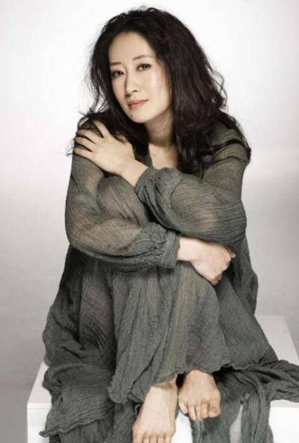 47岁刘敏涛提出离婚，丈夫哈哈大笑，直言离开我，你连饭都吃不上