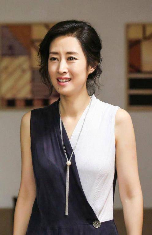 47岁刘敏涛提出离婚，丈夫哈哈大笑，直言离开我，你连饭都吃不上