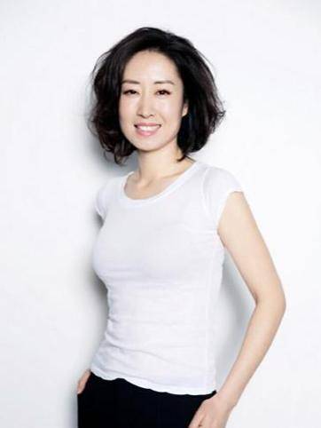 47岁刘敏涛提出离婚，丈夫哈哈大笑，直言离开我，你连饭都吃不上