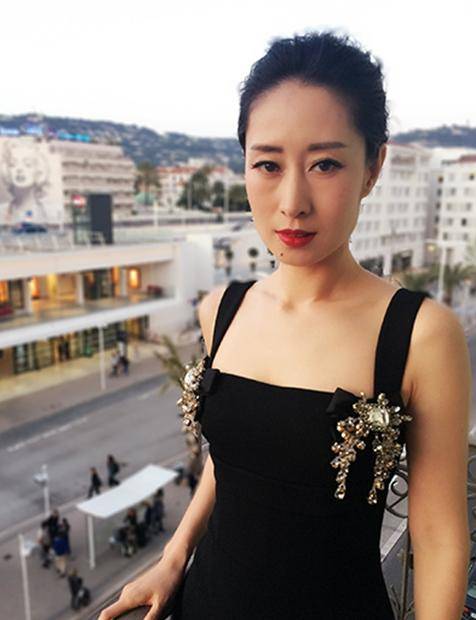 47岁刘敏涛提出离婚，丈夫哈哈大笑，直言离开我，你连饭都吃不上