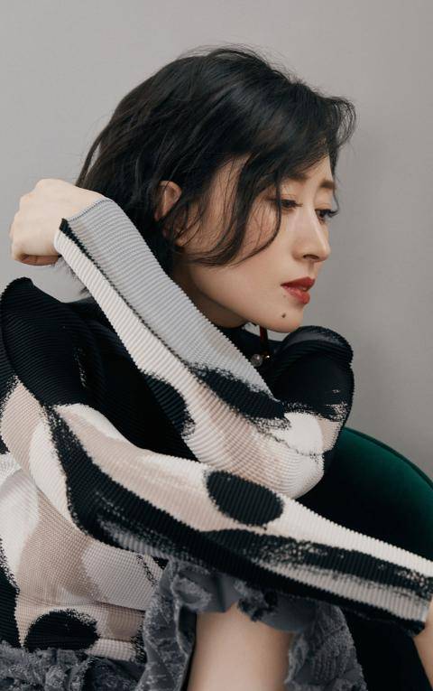 47岁刘敏涛提出离婚，丈夫哈哈大笑，直言离开我，你连饭都吃不上