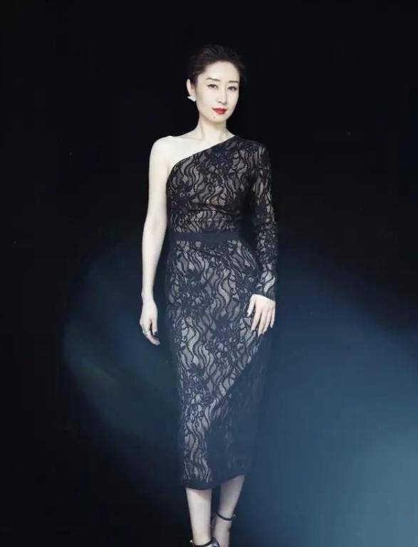 47岁刘敏涛提出离婚，丈夫哈哈大笑，直言离开我，你连饭都吃不上