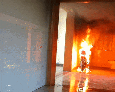 18秒飙到900℃！杭州人赶紧自查：不准入户！不准入户！不准入户！