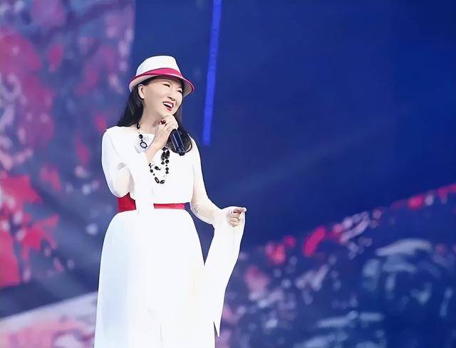 原来早已退出中国籍？被老外“玩腻就丢掉”的郑绪岚，却回国捞金