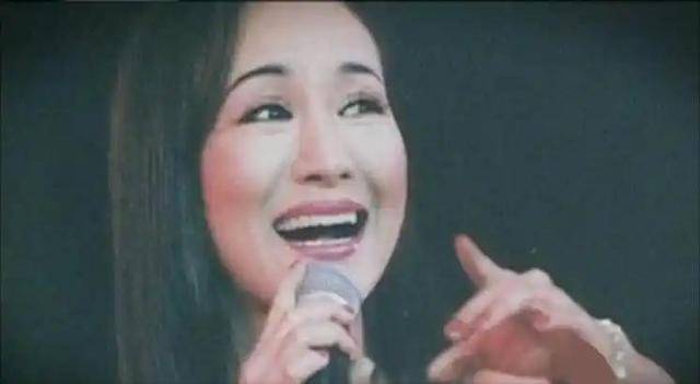 原来早已退出中国籍？被老外“玩腻就丢掉”的郑绪岚，却回国捞金