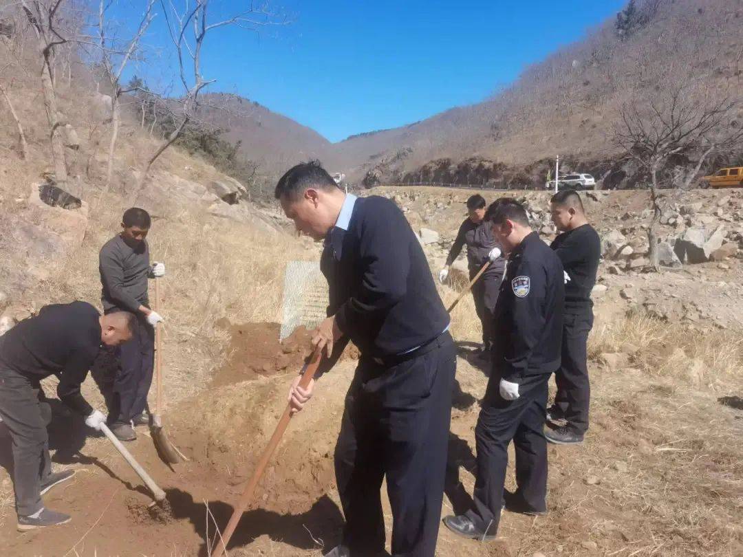 重检尸体确定尸源，山东警方破获18年前命案，一对男女被抓