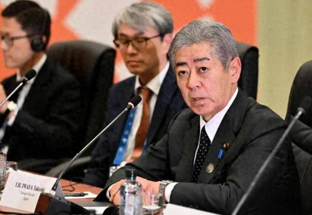 日外相刚回国，石破茂就展现访华意愿，是要反思“一边倒”政策？