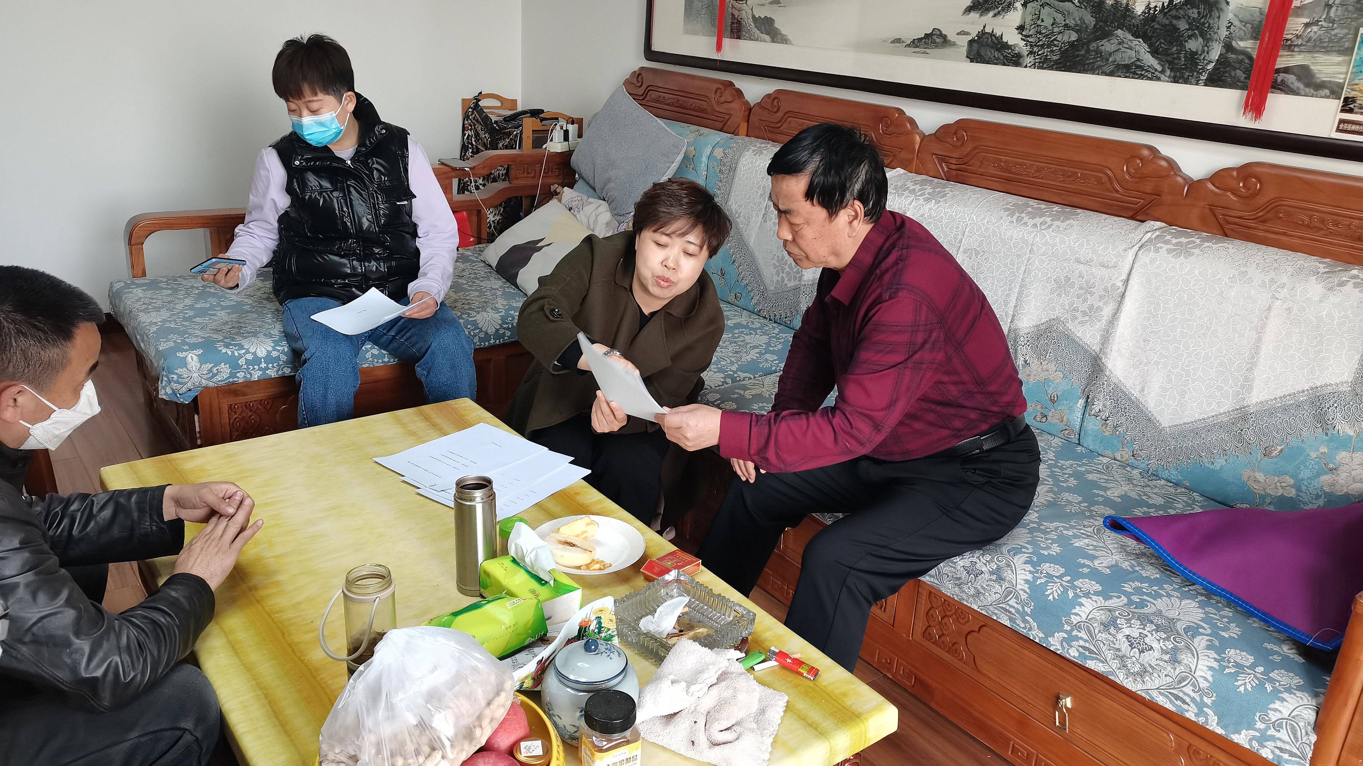 探访北京首例居民自筹换电梯：上岗400天，连保护膜都没舍得撕