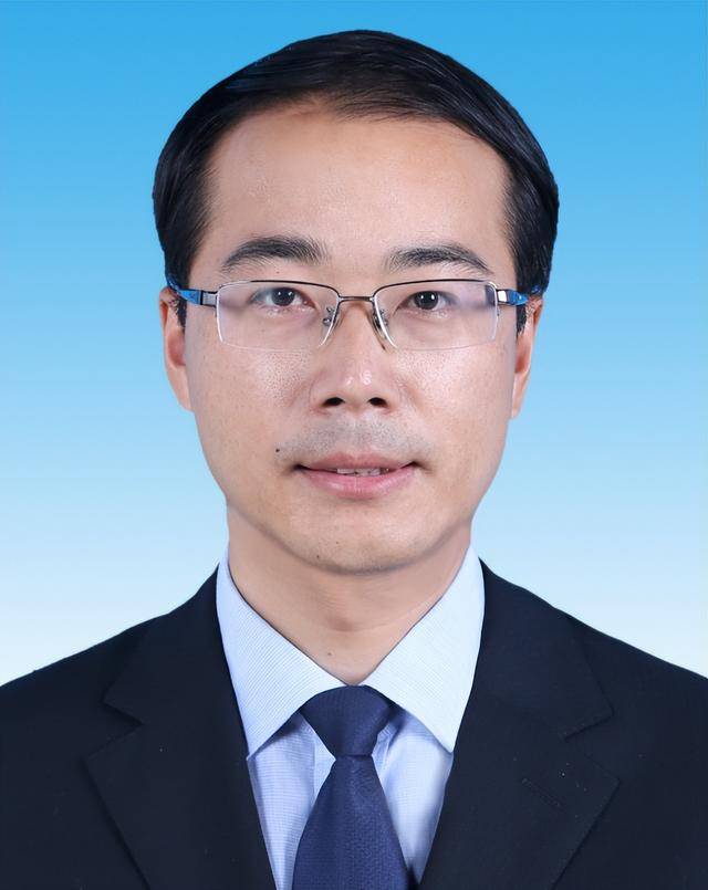 浙江8名干部晋升