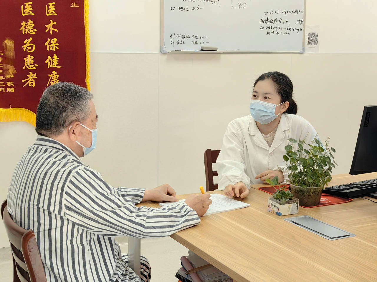 健康小站|相隔7个月，她返岗第一天，他们迫不及待地来了