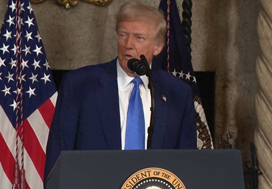 令人意外！中美关系迎质变？中方专机抵达美，特朗普对直呼要跟中方联手！