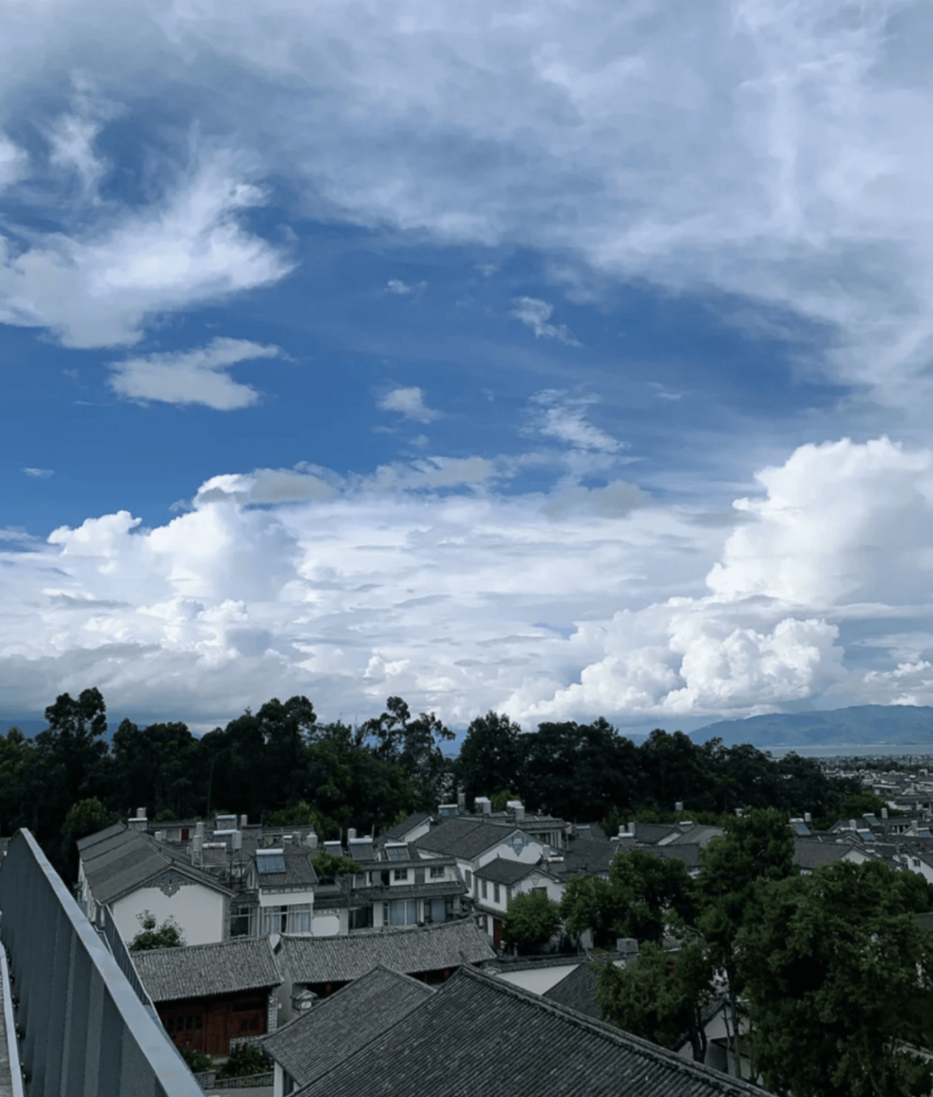 去大理考公考编的年轻人，有多想不开？