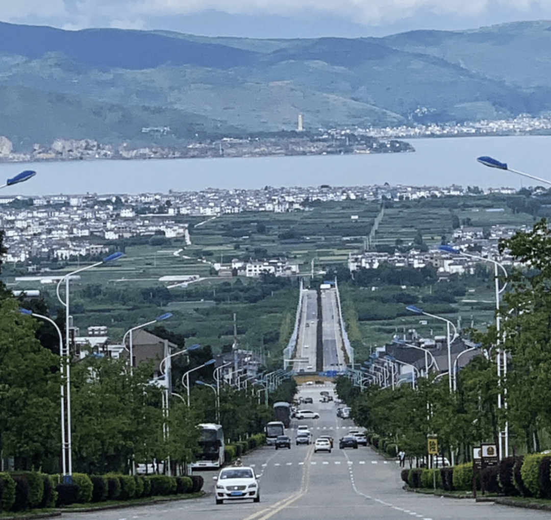 去大理考公考编的年轻人，有多想不开？