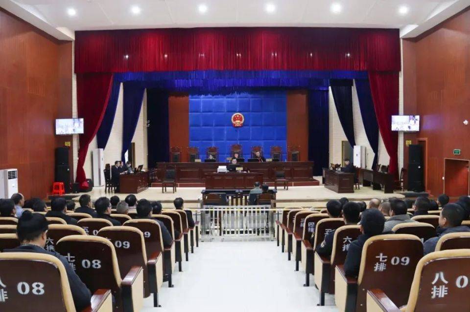 被控受贿2250万余元！靖西市交通运输局原局长文善积出庭受审