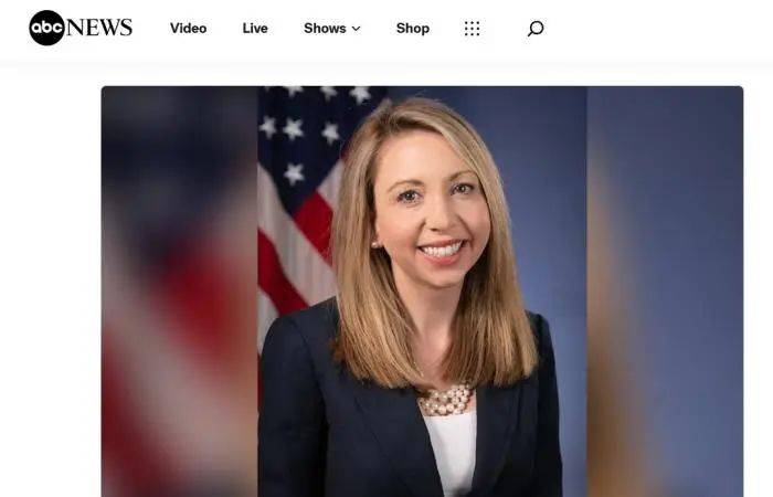 她被发现在家中死亡！两个月前刚卸任