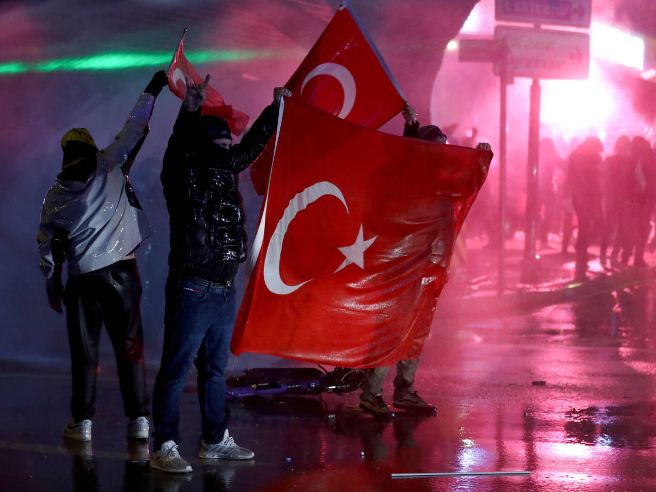 土耳其政局突变！埃尔多安杀疯了