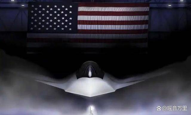 歼-36超低空飞行，美媒：看到双座和涂层！美F-47还没造就过时