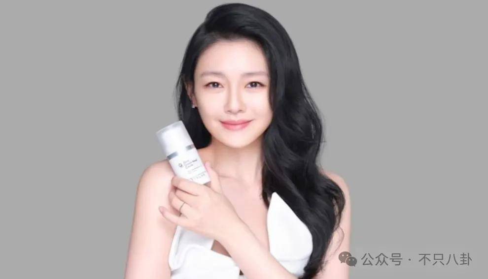 前一天还高高兴兴给粉丝表演，第二天就突发疾病去世了？！