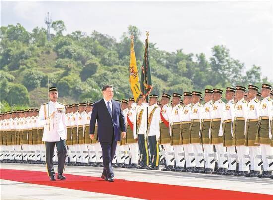 习近平会见马来西亚最高元首易卜拉欣