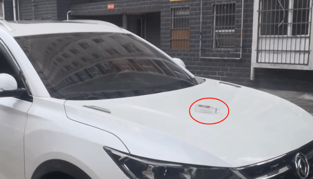 襄阳一男子喝酒怕被妻子发现，从18楼扔下酒瓶，警方验两栋楼DNA！律师：面临刑责