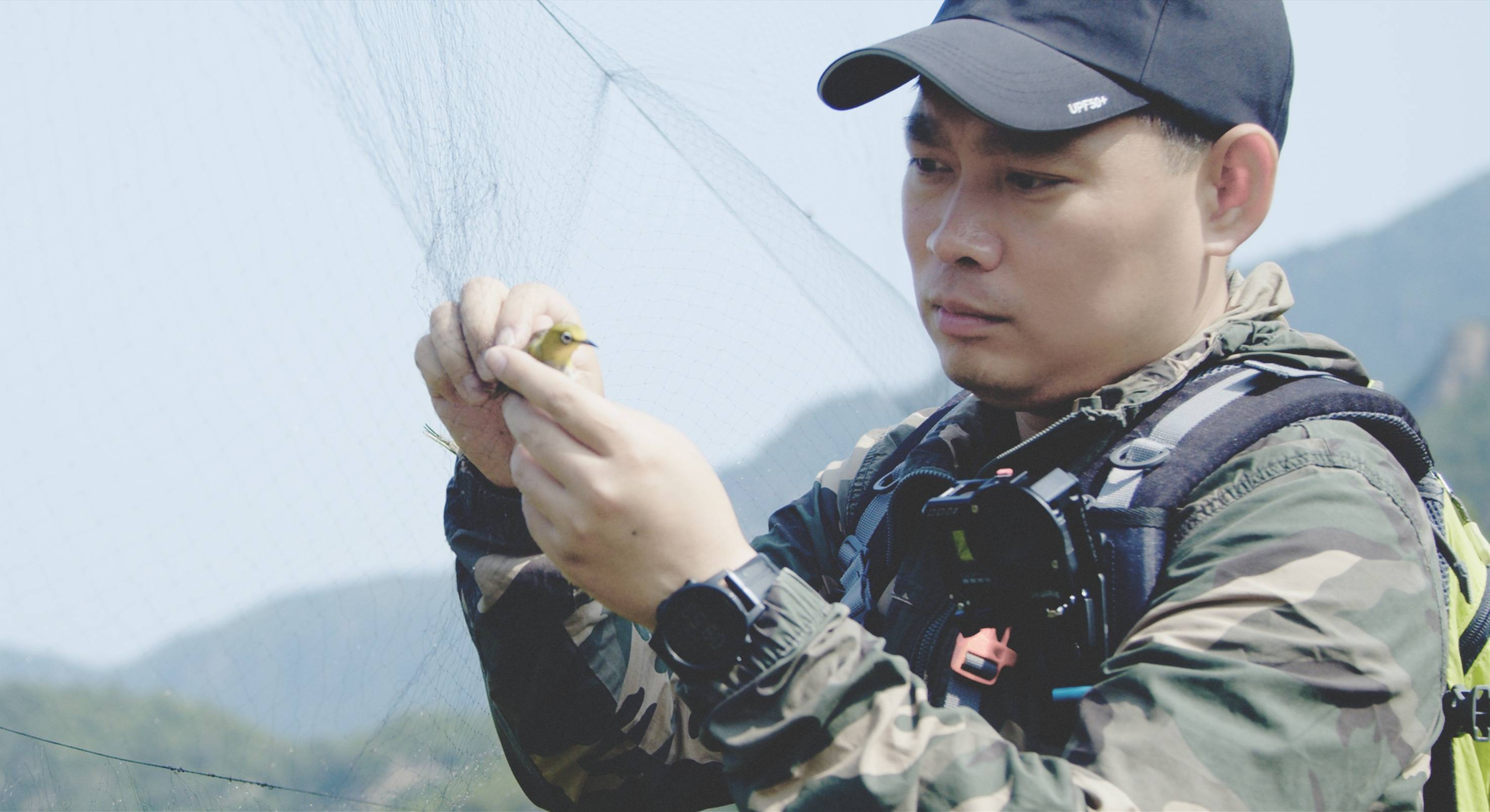 森林警察韩孟祺：乔装成驴友潜伏密林中，抓获“粘鸟”嫌疑人