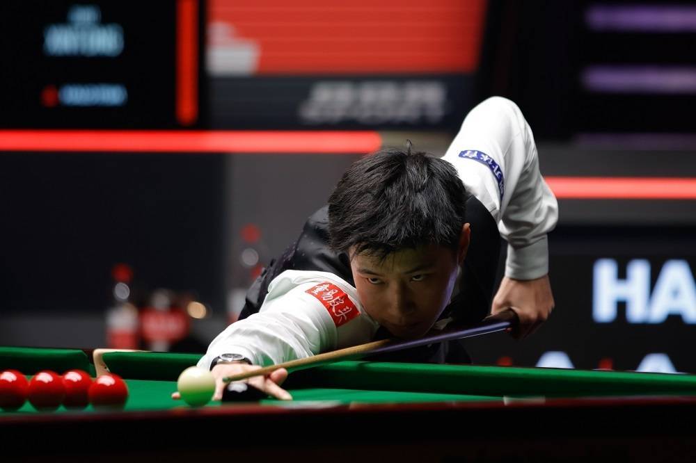 斯诺克世锦赛决赛第二阶段结束 赵心童总比分11比6领先威廉姆斯