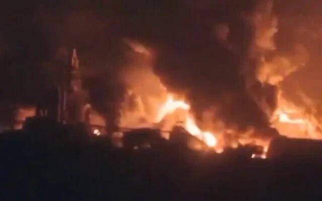 以军对也门发动大规模空袭 胡塞武装称锁定以所有机场