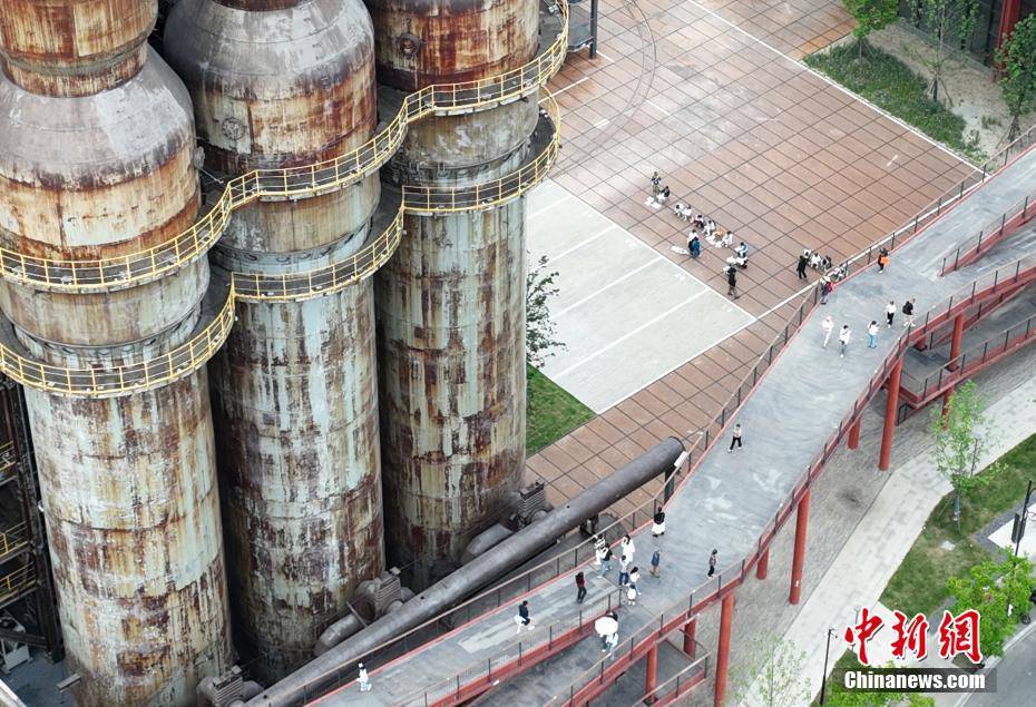 浙江杭州：老钢厂遗址蝶变“五一”网红打卡点