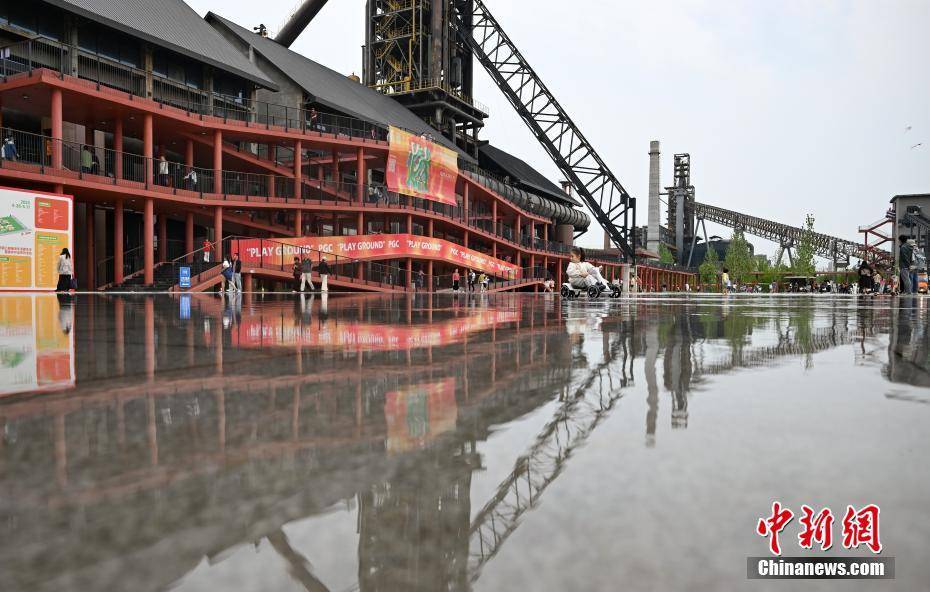 浙江杭州：老钢厂遗址蝶变“五一”网红打卡点