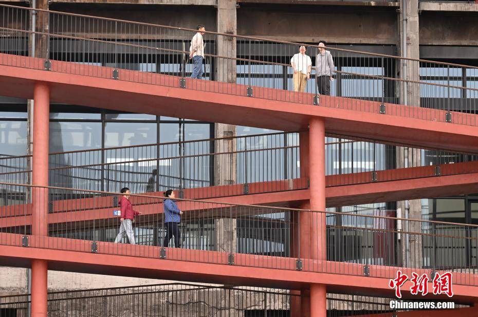 浙江杭州：老钢厂遗址蝶变“五一”网红打卡点