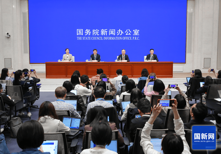 稳市场金融政策再发力：降准降息提供万亿流动性，公积金贷款利率下调、年节省200亿利息