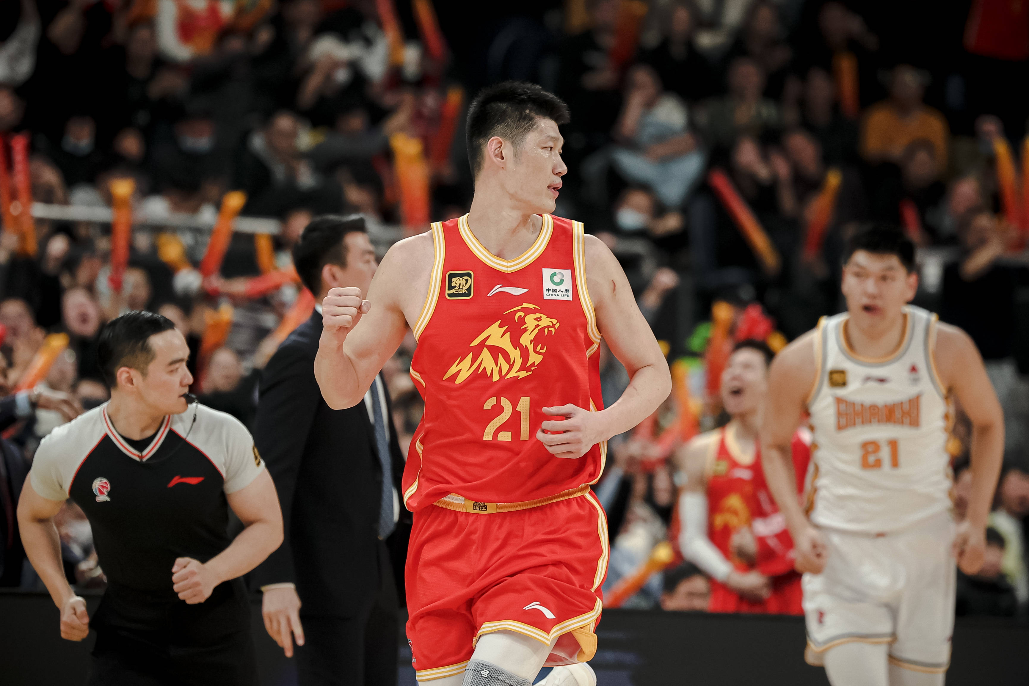 尽力了!胡金秋26+8苦撑广厦进攻 高效得分仍无力回天