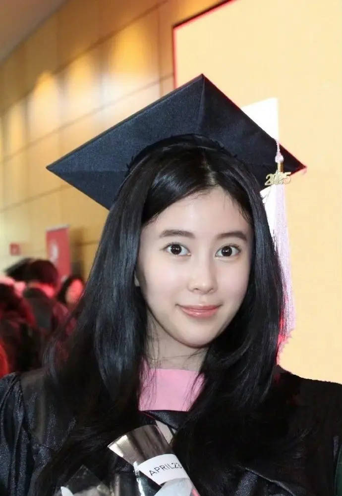 娱乐圈星二代阵容上新：黄多多演电影小S二女儿凭美貌成功出圈