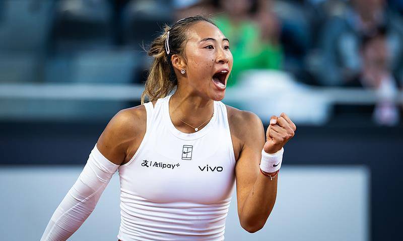 郑钦文战胜安德莱斯库，晋级罗马站8强