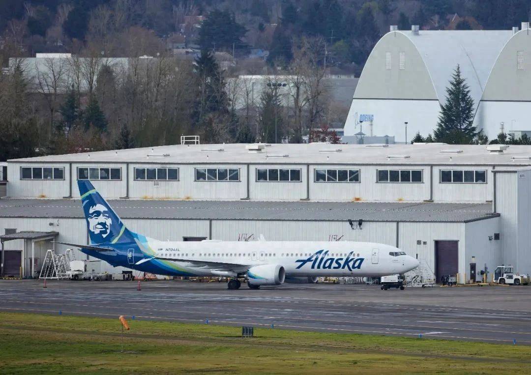 50架飞机全退？美要中国承担百亿违约，2国突然背刺，中方早有准备